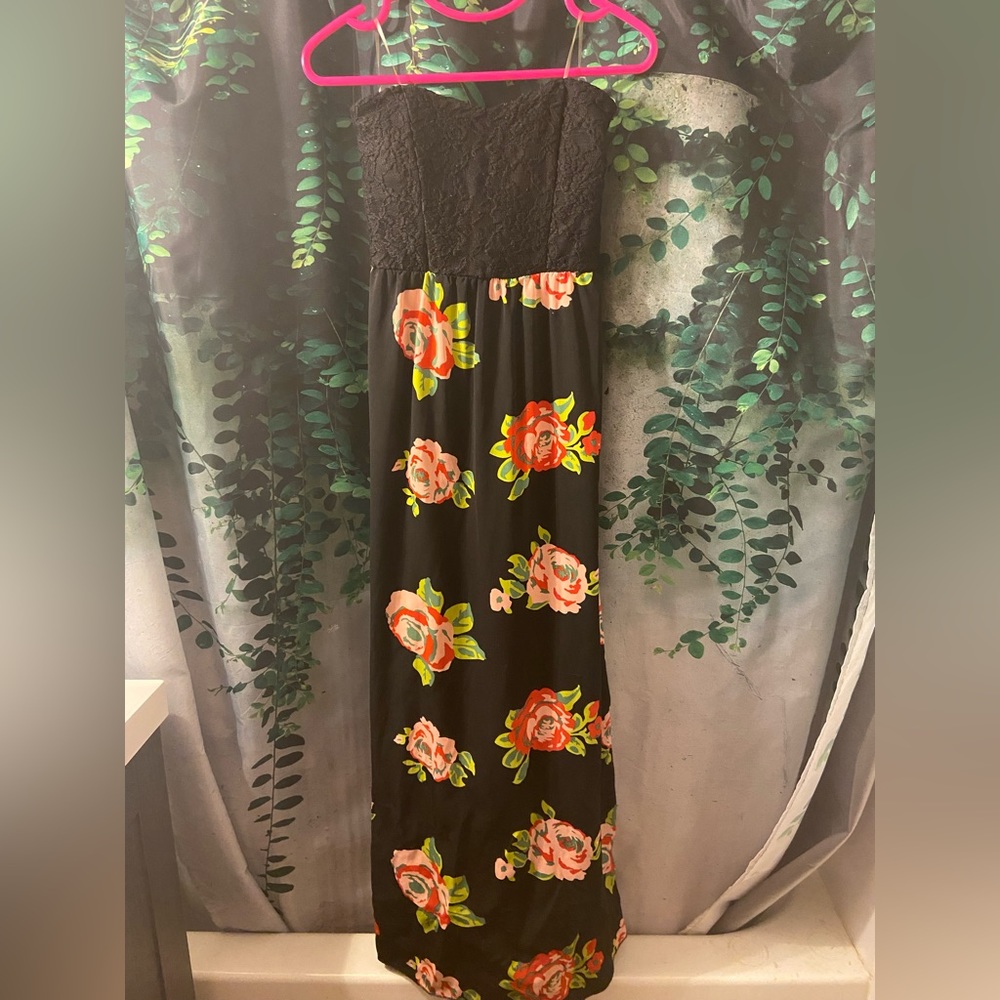 Strapless dress